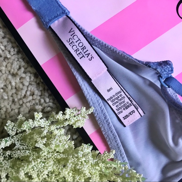 Victoria’s Secret Basic Lace Demi Bra - Picture 4 of 4